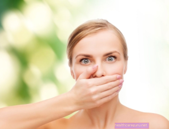 5 علاجات منزلية لرائحة الفم الكريهة