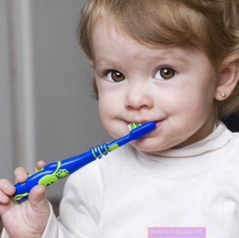متى تبدأ في تنظيف أسنان الطفل